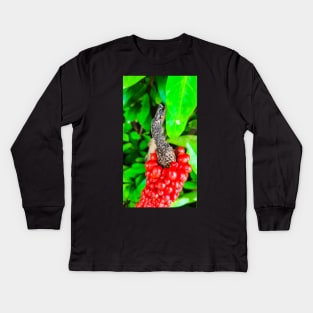 Red peppercorn with bird beak Kids Long Sleeve T-Shirt